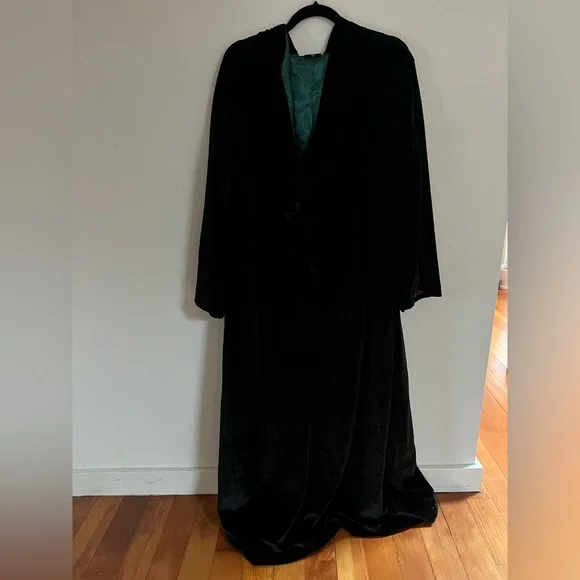 Official Wizarding World Harry Potter Slytherin Robe - Picture 3 of 7